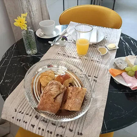 ベッド・アンド・ブレックファスト Buffon 3*